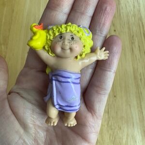 Vintage Cabbage Patch Kids Mini Figurine Girl‎ Doll Bath Towel Rubber Duck 1984